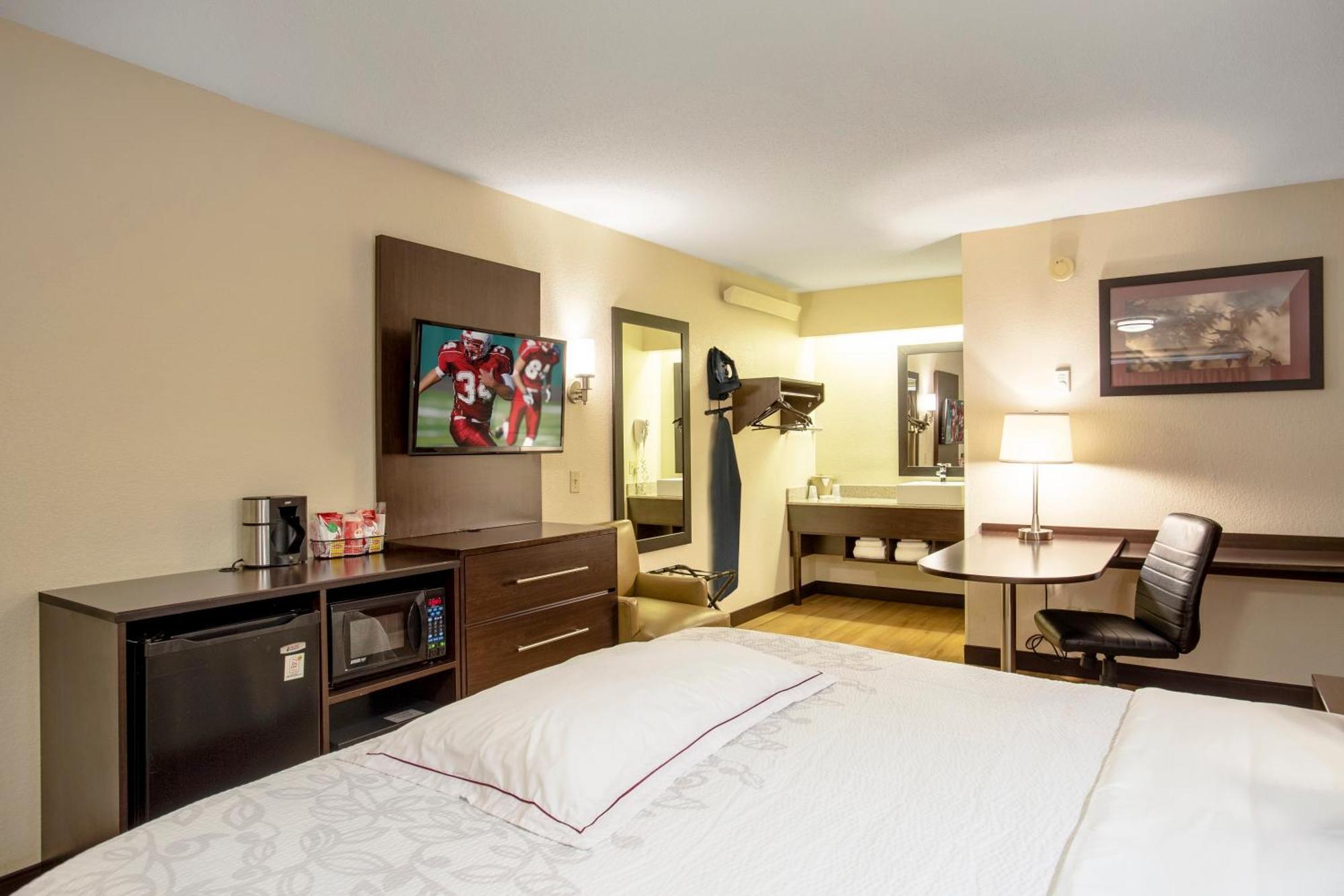 Red Roof Inn Plus+ St. Louis - Forest Park / Hampton Ave. Luaran gambar